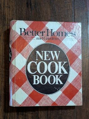 Vintage Better Homes and Gardens New Cook Book 1981 Red Plaid Ring Binder.
